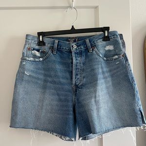 Abercrombie High Rise 4” Short